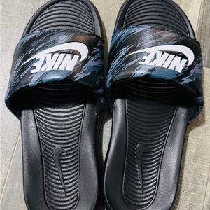 Nike Black and Blue Patterned Slides